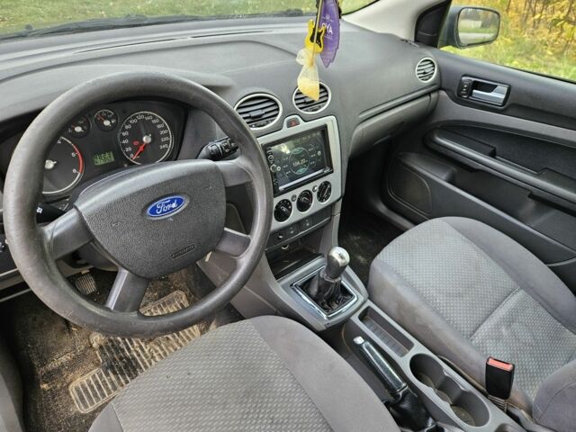 Форд Фокус 2005 в Житомире на Automoto.ua Серый Форд Фокус, объемом двигателя 1.6 л и пробегом 400 тыс. км за 1900 $, фото 10 на Automoto.ua