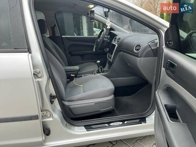 Серый Форд Фокус, объемом двигателя 1.56 л и пробегом 327 тыс. км за 4100 $, фото 3 на Automoto.ua