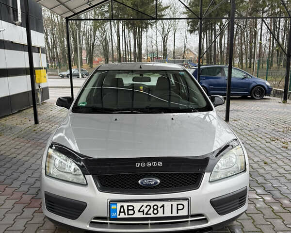 Сірий Форд Фокус, об'ємом двигуна 1.6 л та пробігом 242 тис. км за 3999 $, фото 1 на Automoto.ua