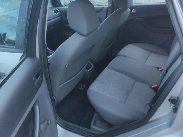 Сірий Форд Фокус, об'ємом двигуна 1.6 л та пробігом 320 тис. км за 2200 $, фото 13 на Automoto.ua