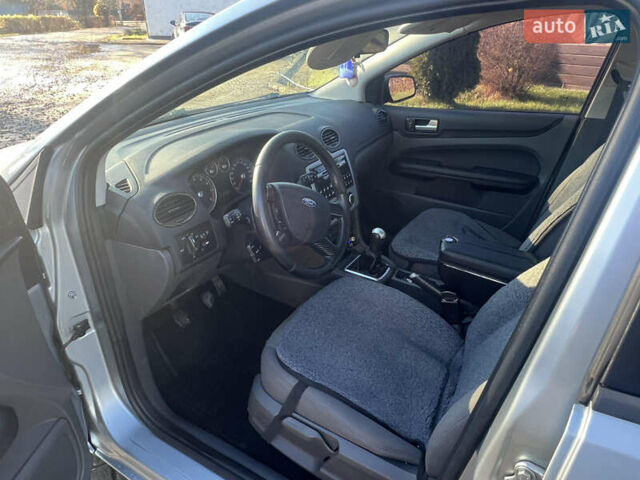 Сірий Форд Фокус, об'ємом двигуна 1.6 л та пробігом 322 тис. км за 3950 $, фото 9 на Automoto.ua