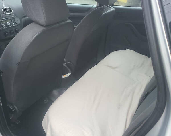 Сірий Форд Фокус, об'ємом двигуна 1.6 л та пробігом 327 тис. км за 4200 $, фото 10 на Automoto.ua