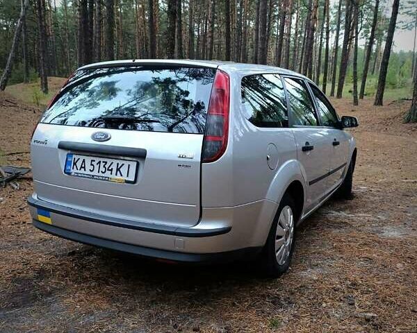 Серый Форд Фокус, объемом двигателя 1.56 л и пробегом 339 тыс. км за 3600 $, фото 6 на Automoto.ua