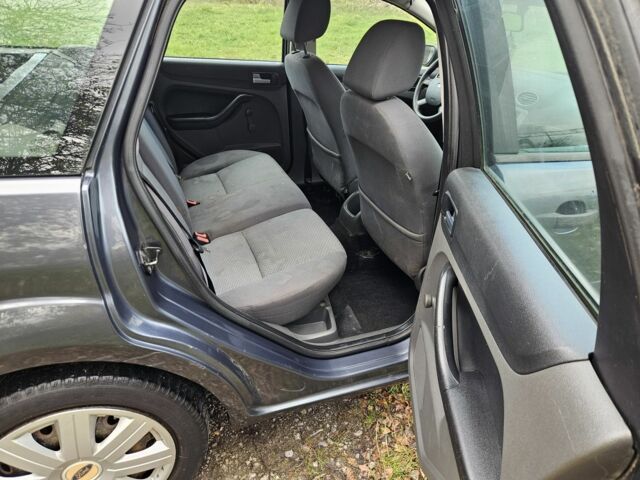 Форд Фокус 2005 в Житомире на Automoto.ua Серый Форд Фокус, объемом двигателя 1.6 л и пробегом 400 тыс. км за 1900 $, фото 15 на Automoto.ua