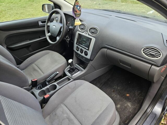 Форд Фокус 2005 в Житомире на Automoto.ua Серый Форд Фокус, объемом двигателя 1.6 л и пробегом 400 тыс. км за 1900 $, фото 13 на Automoto.ua