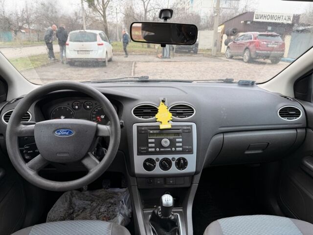 Серый Форд Фокус, объемом двигателя 1.6 л и пробегом 215 тыс. км за 2100 $, фото 11 на Automoto.ua