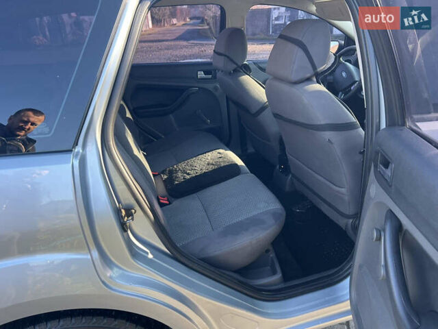 Сірий Форд Фокус, об'ємом двигуна 1.6 л та пробігом 322 тис. км за 3950 $, фото 6 на Automoto.ua