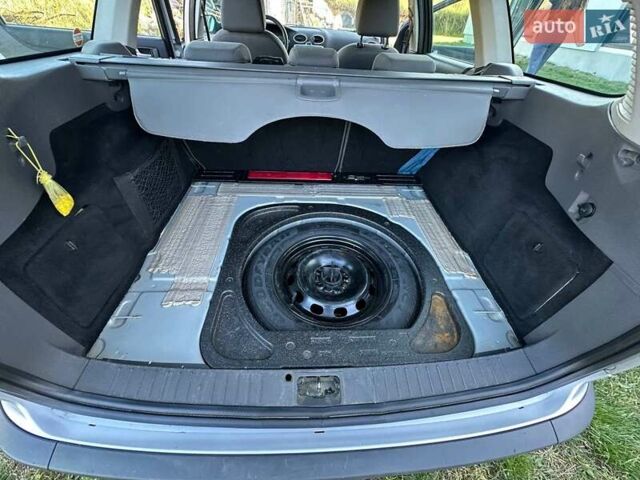 Серый Форд Фокус, объемом двигателя 1.6 л и пробегом 204 тыс. км за 4100 $, фото 18 на Automoto.ua