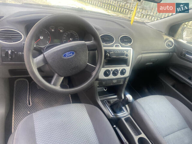 Сірий Форд Фокус, об'ємом двигуна 1.6 л та пробігом 209 тис. км за 3650 $, фото 17 на Automoto.ua