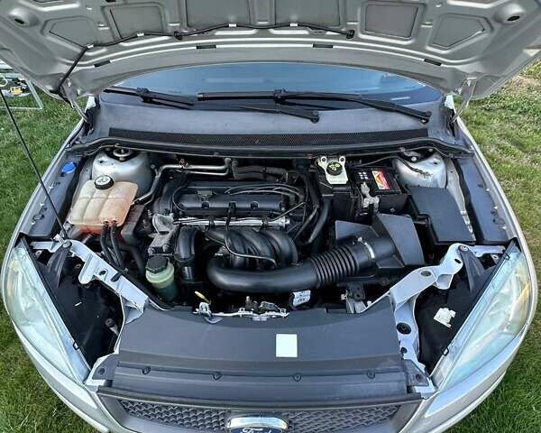 Серый Форд Фокус, объемом двигателя 1.6 л и пробегом 204 тыс. км за 4100 $, фото 12 на Automoto.ua