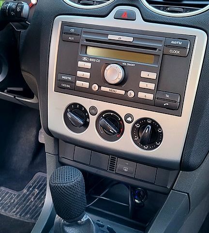 Сірий Форд Фокус, об'ємом двигуна 1.6 л та пробігом 224 тис. км за 4500 $, фото 9 на Automoto.ua