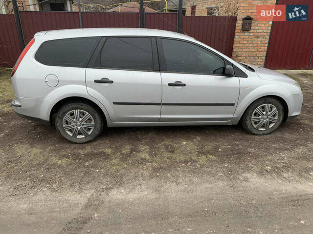 Серый Форд Фокус, объемом двигателя 1.56 л и пробегом 290 тыс. км за 5000 $, фото 7 на Automoto.ua