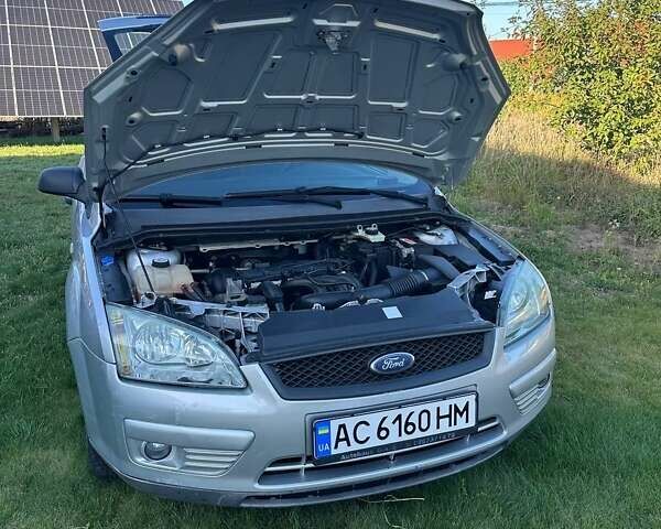 Серый Форд Фокус, объемом двигателя 1.6 л и пробегом 204 тыс. км за 4100 $, фото 11 на Automoto.ua