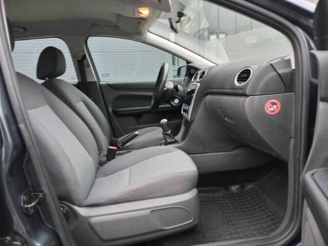 Сірий Форд Фокус, об'ємом двигуна 1.6 л та пробігом 317 тис. км за 3690 $, фото 8 на Automoto.ua