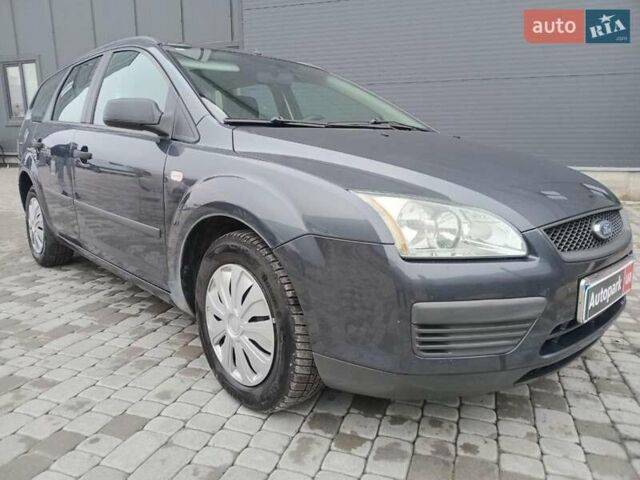 Серый Форд Фокус, объемом двигателя 1.6 л и пробегом 317 тыс. км за 3690 $, фото 2 на Automoto.ua