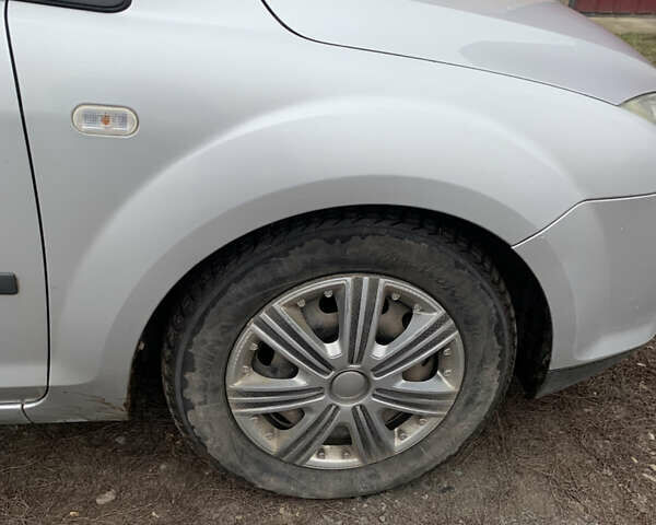 Серый Форд Фокус, объемом двигателя 1.56 л и пробегом 290 тыс. км за 5000 $, фото 10 на Automoto.ua