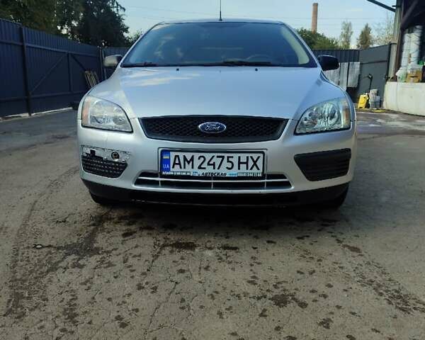 Сірий Форд Фокус, об'ємом двигуна 1.6 л та пробігом 273 тис. км за 4950 $, фото 11 на Automoto.ua