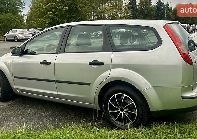 Серый Форд Фокус, объемом двигателя 1.6 л и пробегом 176 тыс. км за 4599 $, фото 7 на Automoto.ua