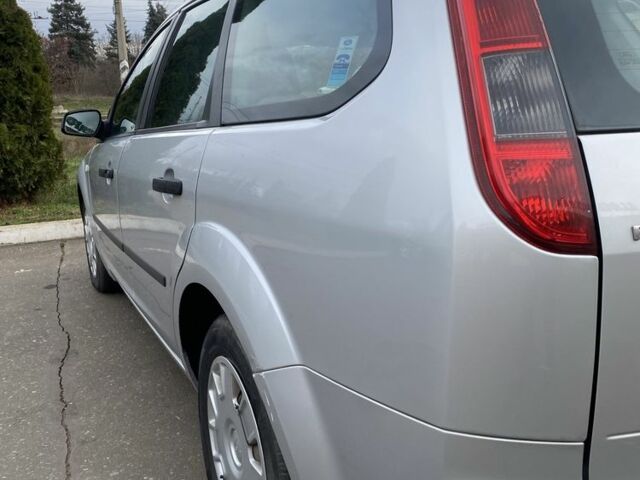 Сірий Форд Фокус, об'ємом двигуна 1.6 л та пробігом 230 тис. км за 2499 $, фото 2 на Automoto.ua