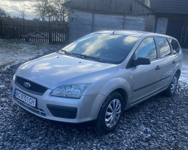 Сірий Форд Фокус, об'ємом двигуна 1.6 л та пробігом 209 тис. км за 3650 $, фото 1 на Automoto.ua