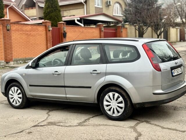 Сірий Форд Фокус, об'ємом двигуна 1.6 л та пробігом 300 тис. км за 3600 $, фото 1 на Automoto.ua