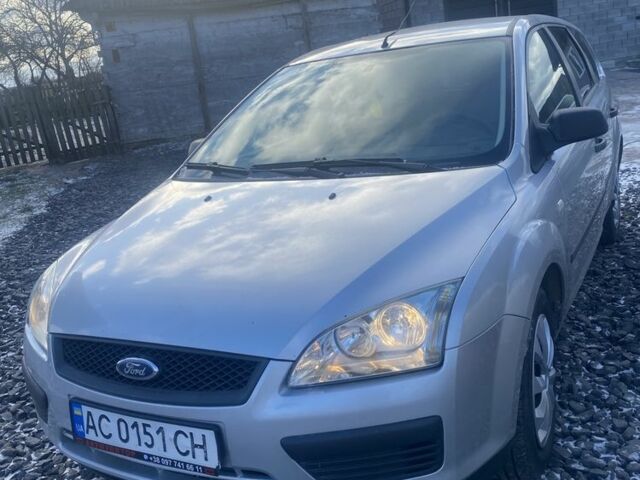 Серый Форд Фокус, объемом двигателя 1.6 л и пробегом 209 тыс. км за 3650 $, фото 7 на Automoto.ua