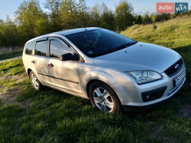 Серый Форд Фокус, объемом двигателя 1.56 л и пробегом 345 тыс. км за 4050 $, фото 6 на Automoto.ua
