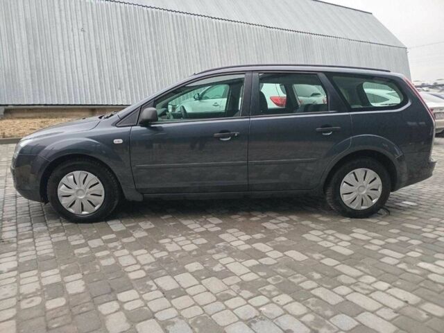 Сірий Форд Фокус, об'ємом двигуна 1.6 л та пробігом 317 тис. км за 3690 $, фото 3 на Automoto.ua