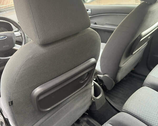 Сірий Форд Фокус, об'ємом двигуна 1.6 л та пробігом 296 тис. км за 3350 $, фото 6 на Automoto.ua