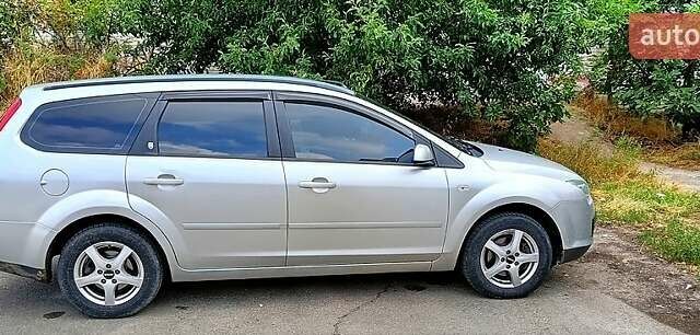 Сірий Форд Фокус, об'ємом двигуна 1.6 л та пробігом 198 тис. км за 5500 $, фото 5 на Automoto.ua