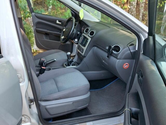 Серый Форд Фокус, объемом двигателя 1.6 л и пробегом 248 тыс. км за 4250 $, фото 13 на Automoto.ua