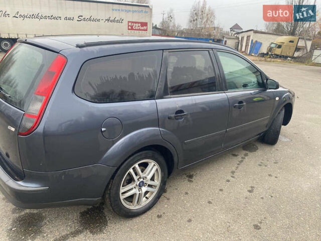 Серый Форд Фокус, объемом двигателя 1.56 л и пробегом 293 тыс. км за 4000 $, фото 1 на Automoto.ua