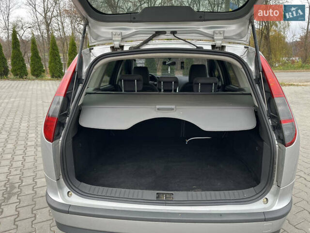 Сірий Форд Фокус, об'ємом двигуна 1.56 л та пробігом 319 тис. км за 3650 $, фото 38 на Automoto.ua