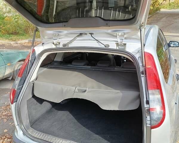 Форд Фокус 2005 в Виннице на Automoto.ua Серый Форд Фокус, объемом двигателя 1.6 л и пробегом 400 тыс. км за 4099 $, фото 8 на Automoto.ua