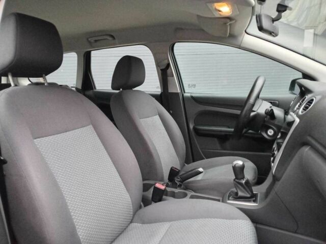 Сірий Форд Фокус, об'ємом двигуна 1.6 л та пробігом 317 тис. км за 3690 $, фото 9 на Automoto.ua