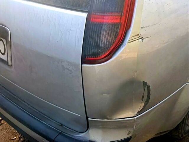 Серый Форд Фокус, объемом двигателя 1.6 л и пробегом 300 тыс. км за 3500 $, фото 7 на Automoto.ua