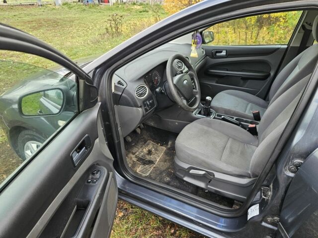 Форд Фокус 2005 в Житомире на Automoto.ua Серый Форд Фокус, объемом двигателя 1.6 л и пробегом 400 тыс. км за 1900 $, фото 8 на Automoto.ua