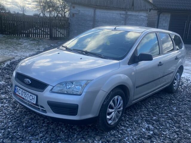 Серый Форд Фокус, объемом двигателя 1.6 л и пробегом 209 тыс. км за 3650 $, фото 1 на Automoto.ua