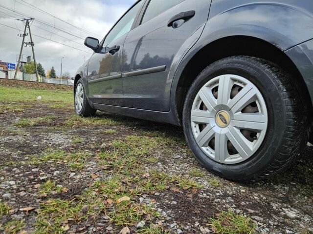 Форд Фокус 2005 в Житомире на Automoto.ua Серый Форд Фокус, объемом двигателя 1.6 л и пробегом 400 тыс. км за 1900 $, фото 4 на Automoto.ua