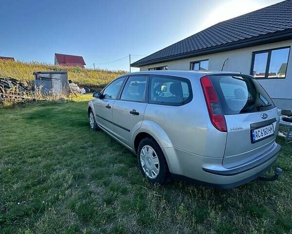 Серый Форд Фокус, объемом двигателя 1.6 л и пробегом 204 тыс. км за 4100 $, фото 5 на Automoto.ua