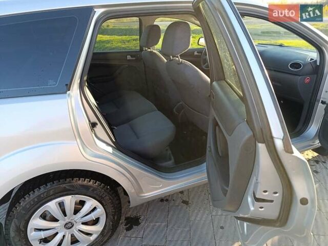 Сірий Форд Фокус, об'ємом двигуна 1.6 л та пробігом 218 тис. км за 4200 $, фото 10 на Automoto.ua