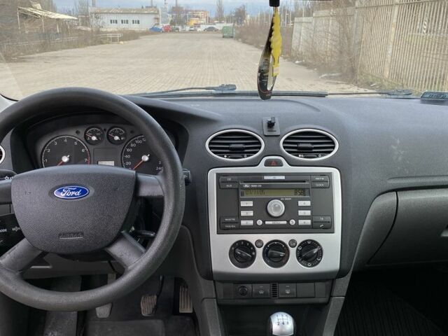 Сірий Форд Фокус, об'ємом двигуна 1.6 л та пробігом 230 тис. км за 2499 $, фото 17 на Automoto.ua