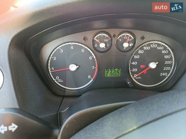 Сірий Форд Фокус, об'ємом двигуна 1.6 л та пробігом 218 тис. км за 4200 $, фото 1 на Automoto.ua