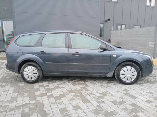 Сірий Форд Фокус, об'ємом двигуна 1.6 л та пробігом 317 тис. км за 3690 $, фото 7 на Automoto.ua