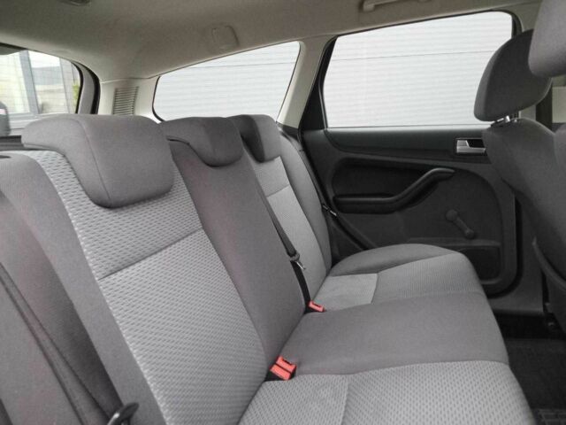 Сірий Форд Фокус, об'ємом двигуна 1.6 л та пробігом 317 тис. км за 3690 $, фото 13 на Automoto.ua