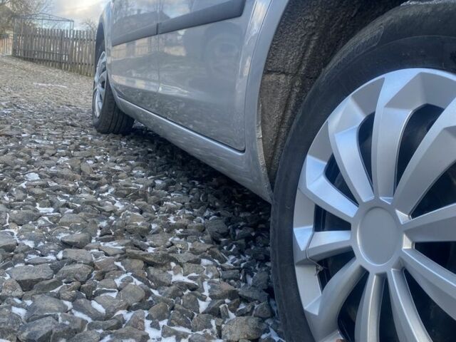 Серый Форд Фокус, объемом двигателя 1.6 л и пробегом 209 тыс. км за 3650 $, фото 18 на Automoto.ua