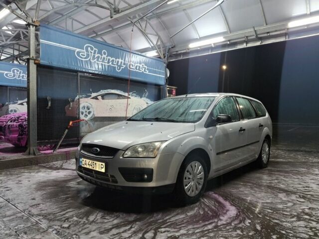 Серый Форд Фокус, объемом двигателя 1.6 л и пробегом 248 тыс. км за 4250 $, фото 1 на Automoto.ua