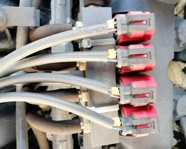 Серый Форд Фокус, объемом двигателя 1.6 л и пробегом 220 тыс. км за 5000 $, фото 6 на Automoto.ua