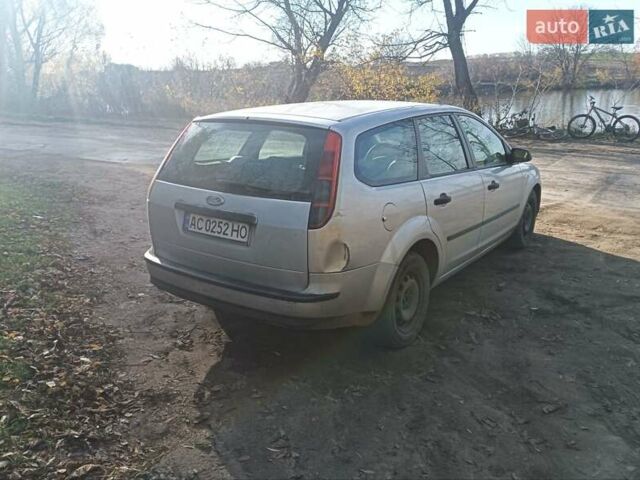 Серый Форд Фокус, объемом двигателя 1.56 л и пробегом 300 тыс. км за 3200 $, фото 3 на Automoto.ua