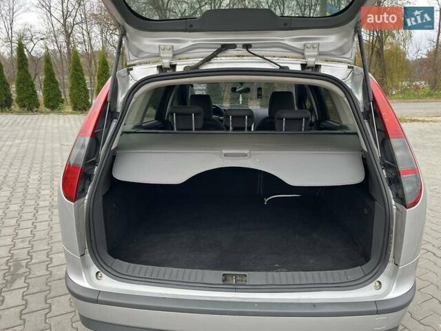 Серый Форд Фокус, объемом двигателя 1.56 л и пробегом 327 тыс. км за 4100 $, фото 5 на Automoto.ua